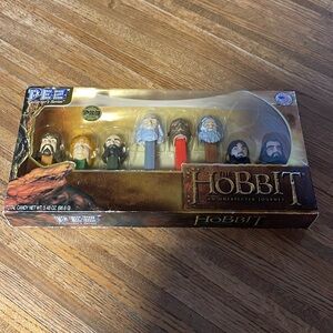 PEZ COLLECTOR’S SERIES “THE HOBBIT” 
031905 out of 200,000